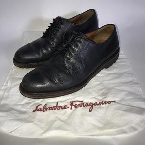 Salvatore Ferragamo black derby shoes sz 8/41